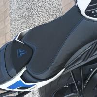 Selle réaliée par TJLSellier.com de TRIUMPH - Street Triple