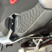 Selle réaliée par TJLSellier.com de HONDA - hornet 750